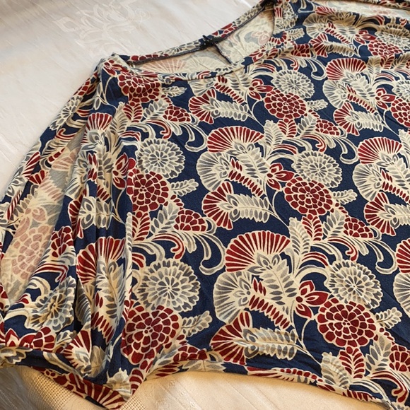 Vintage Sisley tunic top. Open shoulder detail, short sleeve tunic top. One size - Picture 4 of 7